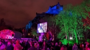 Musik und Tanz unter dem Schloss ...