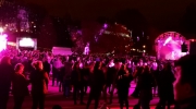 ... mit knapp stündlich wechselnden Bands